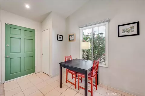 Entry Way - 409 E Pleasant, Long Beach, CA 90805 photo 2 of 3