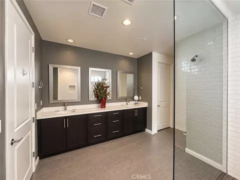 Bath - 39815 Ninebark Ct, Temecula, CA 92591 photo 2 of 5