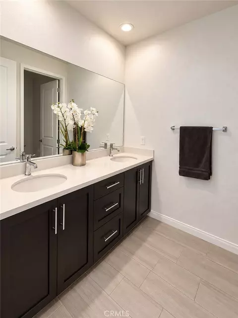 Bath - 39815 Ninebark Ct, Temecula, CA 92591 photo 4 of 5