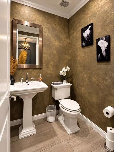 Bath - 39815 Ninebark Ct, Temecula, CA 92591 photo 3 of 5