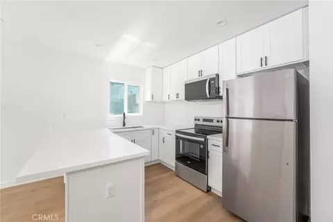 Kitchen - 15943 Vermont, Paramount, CA 90723 photo 2 of 2
