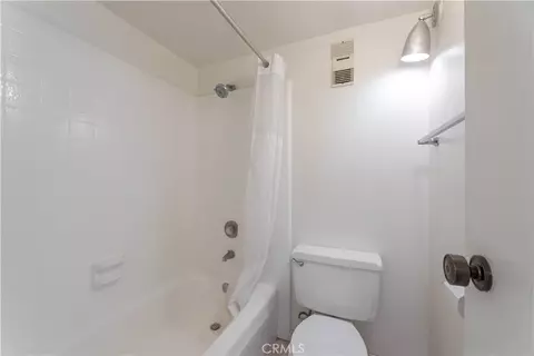 Bath - 1750 E Ocean #501, Long Beach, CA 90802 photo 6 of 6