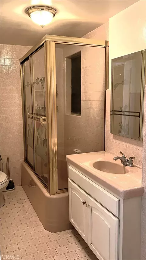 Bath - 455 E Ocean Blvd, Long Beach, CA 90802 photo 1 of 10