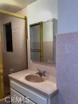 Bath - 455 E Ocean Blvd, Long Beach, CA 90802 photo 2 of 10