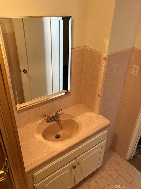 Bath - 455 E Ocean Blvd, Long Beach, CA 90802 photo 9 of 10