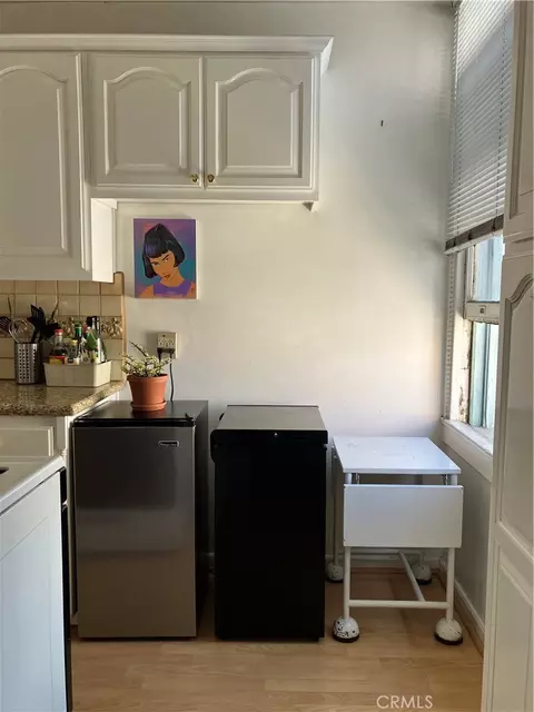 Kitchen - 455 E Ocean Blvd, Long Beach, CA 90802 photo 7 of 10