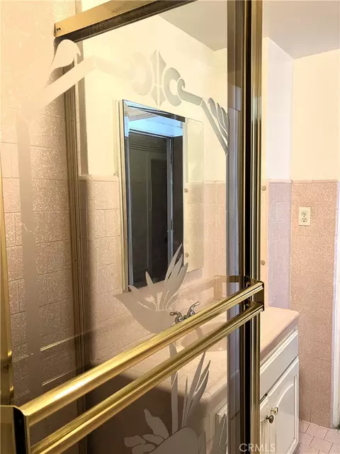 Bath - 455 E Ocean Blvd, Long Beach, CA 90802 photo 6 of 10