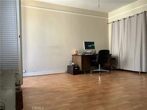 Living - 455 E Ocean Blvd, Long Beach, CA 90802 photo 2 of 7