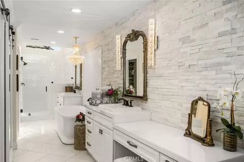 Bath - 5603 E Crest De Vl, Orange, CA 92867 photo 1 of 7