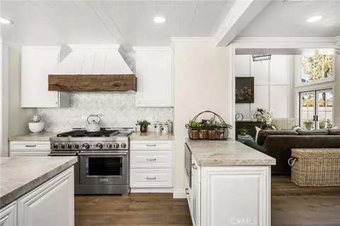 Kitchen - 5603 E Crest De Vl, Orange, CA 92867 photo 5 of 9