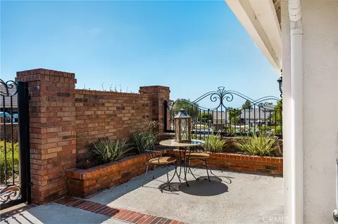 Exterior - 5603 E Crest De Vl, Orange, CA 92867 photo 7 of 16