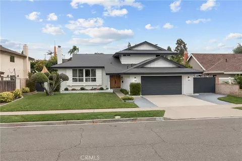 Exterior - 2772 Tern Cir, Costa Mesa, CA 92626 photo 2 of 6