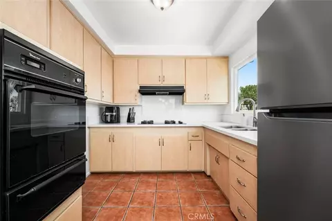 Kitchen - 438 Cedar #7, Long Beach, CA 90802 photo 1 of 2
