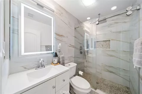 Bath - 7676 Birchleaf, Pico Rivera, CA 90660 photo 2 of 2