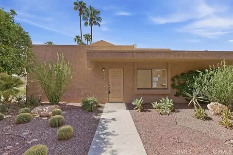 5798 Los Coyotes Dr, Palm Springs, CA 92264