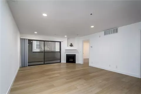 Living - 35 Linden #202, Long Beach, CA 90802 photo 5 of 8