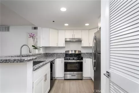 Kitchen - 35 Linden #202, Long Beach, CA 90802 photo 3 of 4