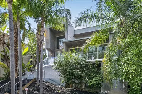 21530 Yucatan Ave, Woodland Hills, CA 91364