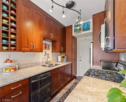 Kitchen - 800 E Ocean Blvd #1505, Long Beach, CA 90802 photo 1 of 4