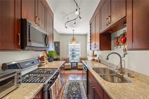 Kitchen - 800 E Ocean Blvd #1505, Long Beach, CA 90802 photo 4 of 4