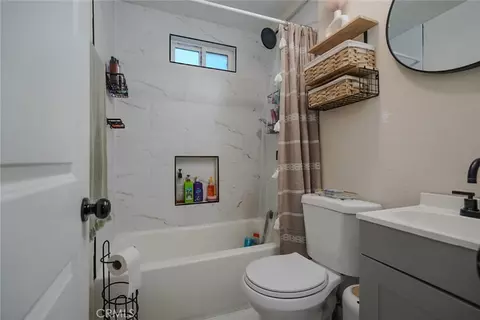 Bath - 1434 W 153rd, Compton, CA 90220 photo 1 of 1