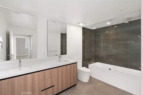 Bath - 39 S Los Robles Ave #6017, Pasadena, CA 91101 photo 2 of 2