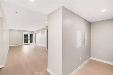 Living - 39 S Los Robles Ave #6017, Pasadena, CA 91101 photo 1 of 5