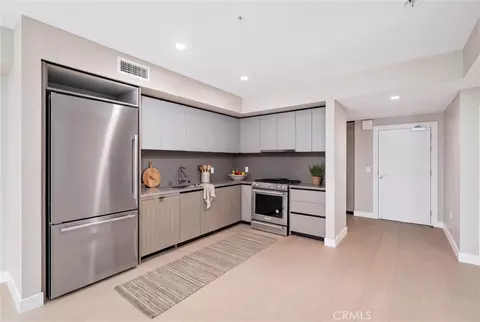 Kitchen - 39 S Los Robles Ave #6017, Pasadena, CA 91101 photo 1 of 1