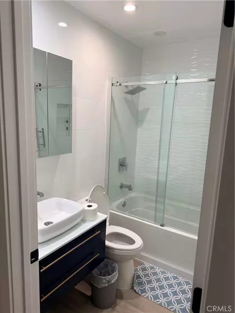 Bath - 440 E 234th Walk, Carson, CA 90745 photo 1 of 3