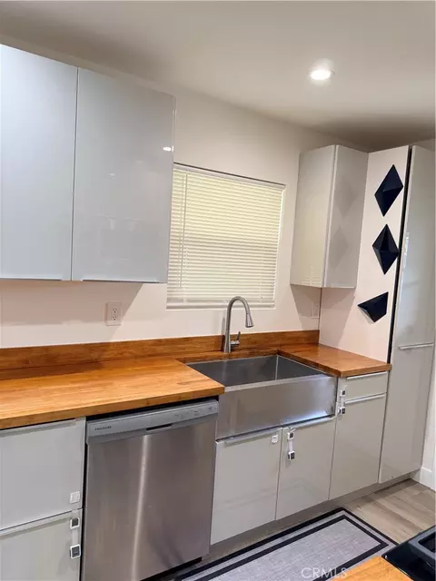 Kitchen - 440 E 234th Walk, Carson, CA 90745 photo 1 of 2