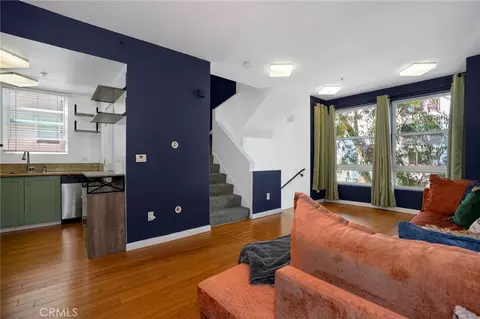 Living - 302 E 19th #3, Long Beach, CA 90806 photo 1 of 3