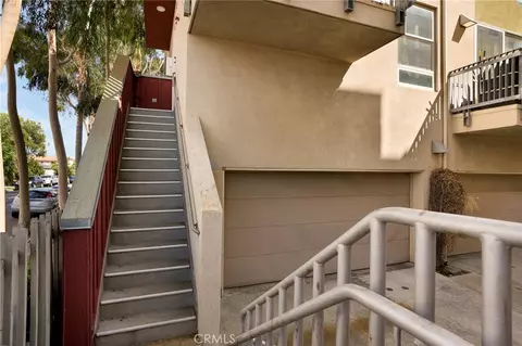 Exterior - 302 E 19th #3, Long Beach, CA 90806 photo 2 of 3