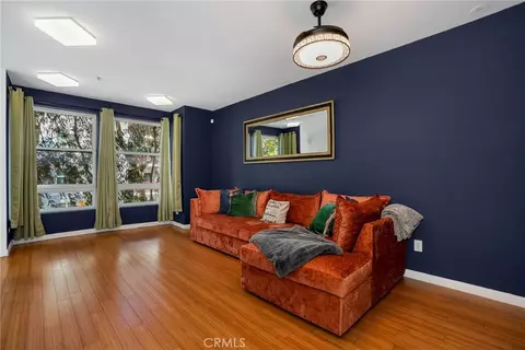 Living - 302 E 19th #3, Long Beach, CA 90806 photo 2 of 3