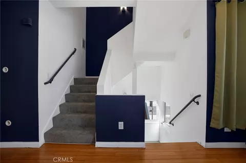 Entry Way - 302 E 19th #3, Long Beach, CA 90806 photo 1 of 3