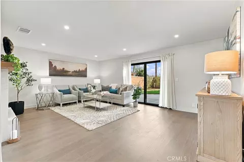 Living - 718 Kenoak, Placentia, CA 92870 photo 2 of 5