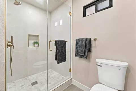Bath - 718 Kenoak, Placentia, CA 92870 photo 3 of 7