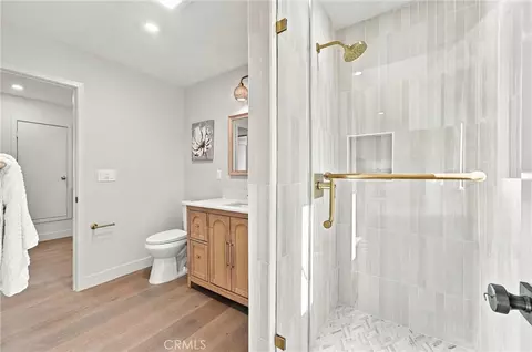 Bath - 718 Kenoak, Placentia, CA 92870 photo 6 of 7