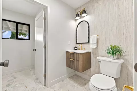 Bath - 718 Kenoak, Placentia, CA 92870 photo 4 of 7