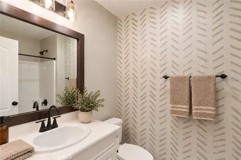 Bath - 45000 Vine Clf, Temecula, CA 92592 photo 1 of 12