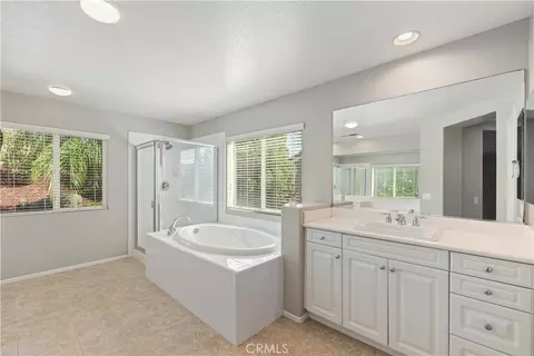 Bath - 45000 Vine Clf, Temecula, CA 92592 photo 8 of 12