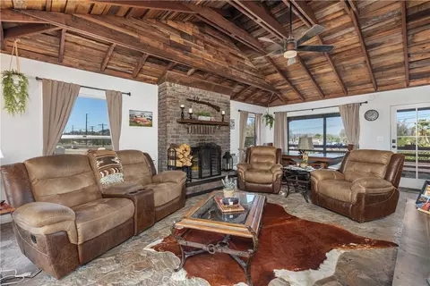 Living - 1218 Creelman, Ramona, CA 92065 photo 3 of 4