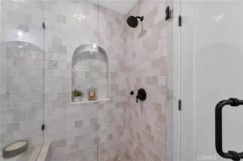 Bath - 5092 Equestrian, Orange, CA 92869 photo 4 of 9