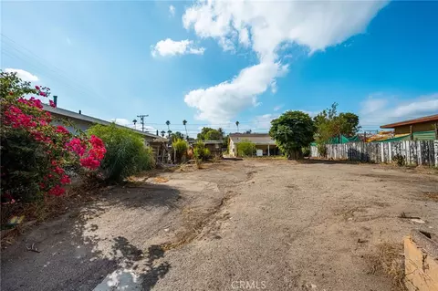 Exterior - 920 E 3rd St, Corona, CA 92879 photo 2 of 5