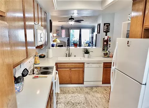Kitchen - 4717 E 4th, Long Beach, CA 90814 photo 2 of 4