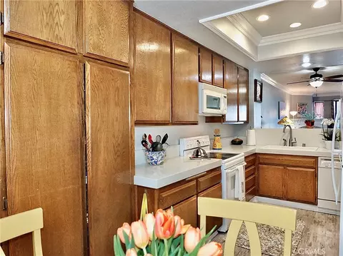 Kitchen - 4717 E 4th, Long Beach, CA 90814 photo 3 of 4