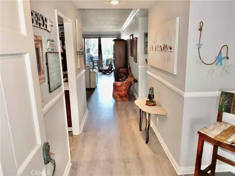Entry Way - 4717 E 4th, Long Beach, CA 90814 photo 3 of 4