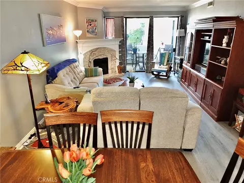 Living - 4717 E 4th, Long Beach, CA 90814 photo 4 of 4