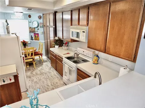 Kitchen - 4717 E 4th, Long Beach, CA 90814 photo 4 of 4