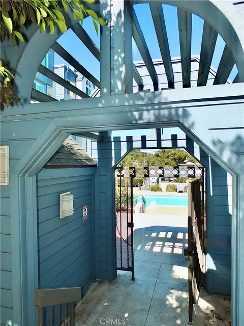 Exterior - 4717 E 4th, Long Beach, CA 90814 photo 4 of 10
