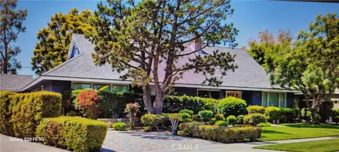 4140 Country Club Dr, Lakewood, CA 90712